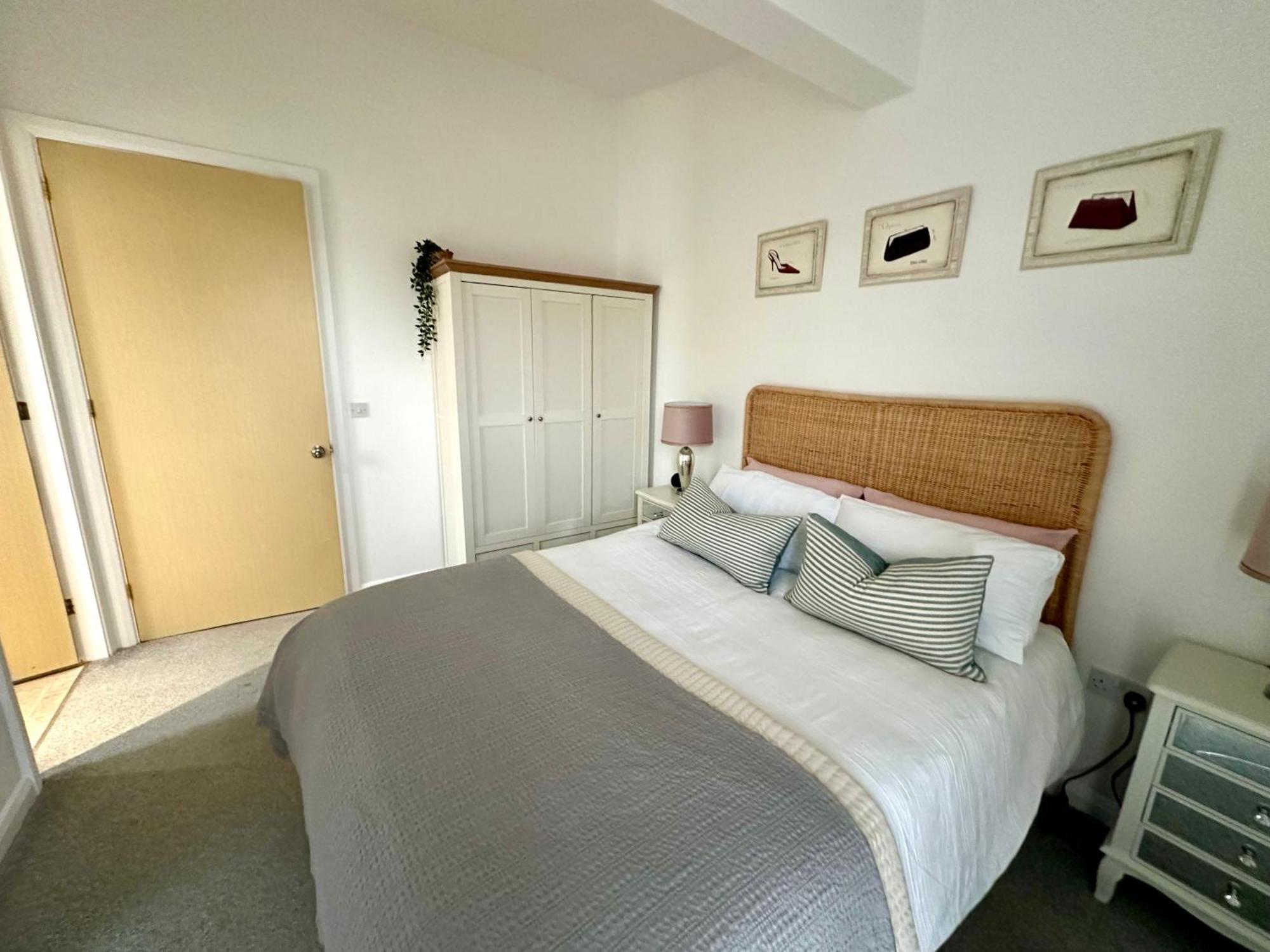 Ao & Etihad Stadium 6 Guest Stay- 3 Bedroom Central House With Parking & Wi Fi Manchester Kültér fotó